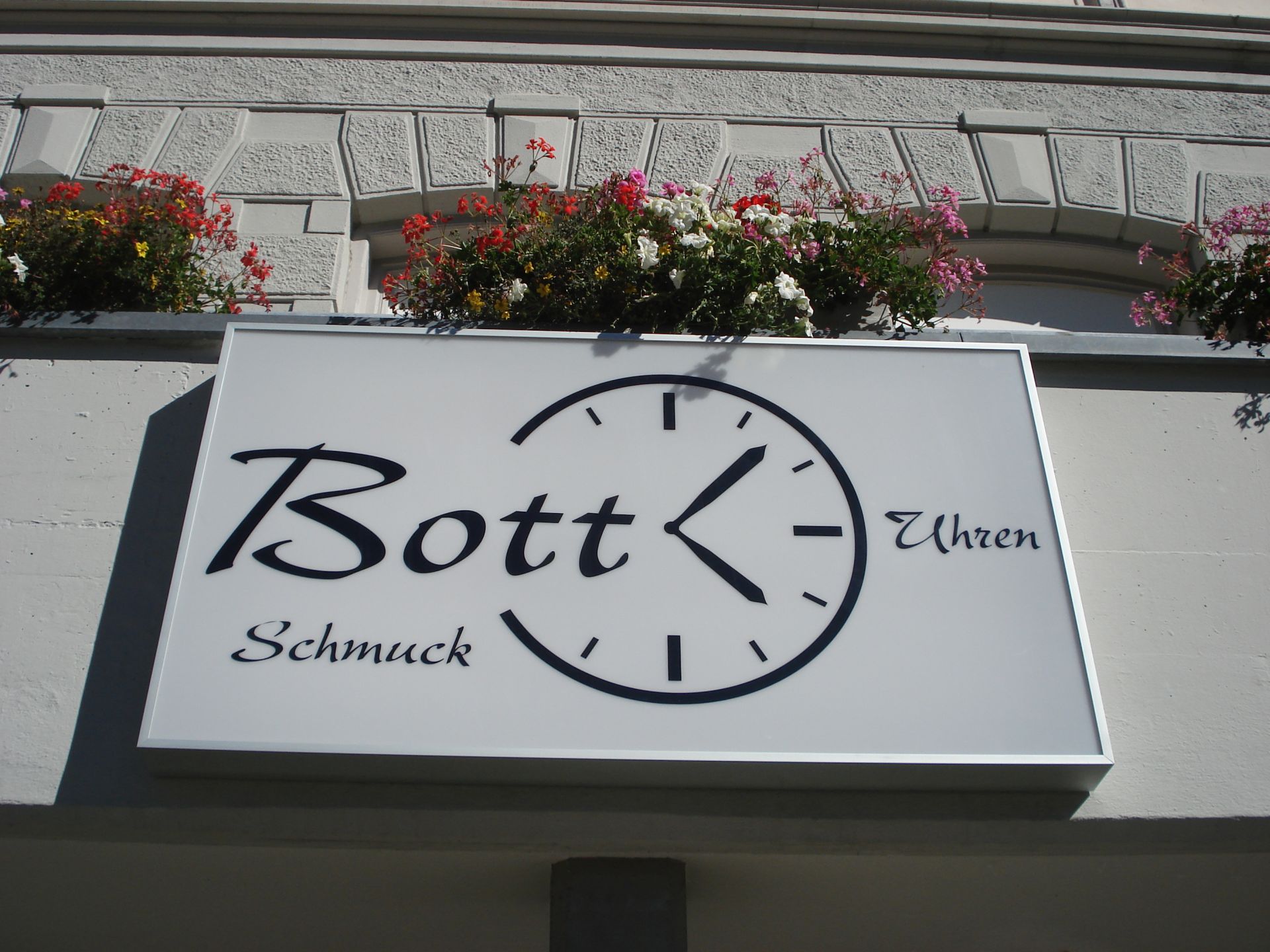 Bott C. AG Uhren & Schmuck<br>Pontresina<br>Oktober 2010